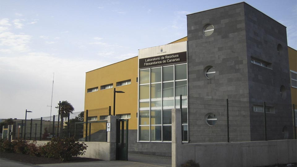 ANÁLISIS AMBIENTAL - 2011. Laboratorio Oficial del Gobierno de Canarias de Residuos Fitosanitarios en vegetales, acreditado por ENAC