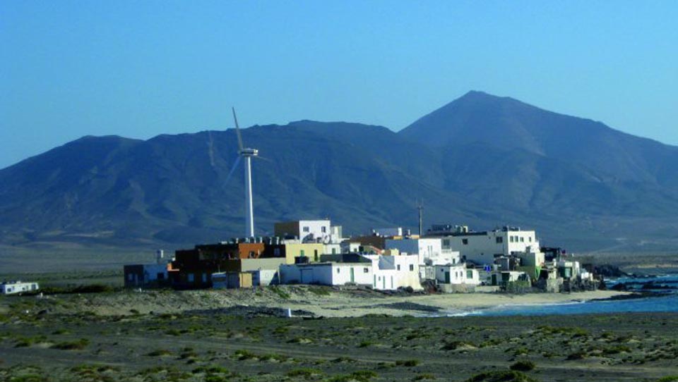 ENERGÍAS RENOVABLES - 1998. Punta Jandía: Primera central eólico-diesel para electrificación de zonas aisladas